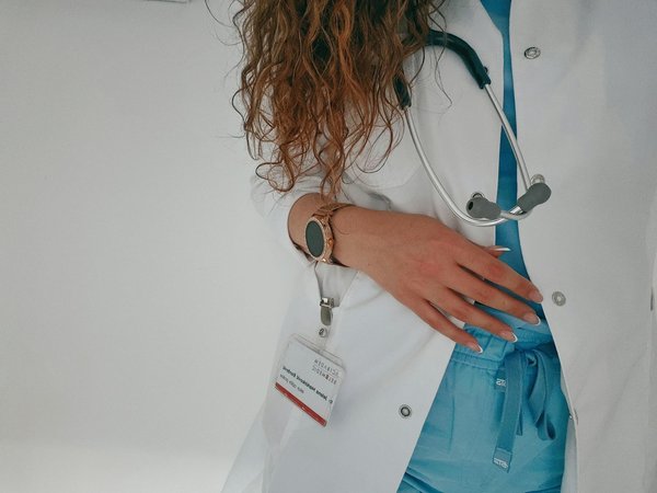 Améliorez votre santé digestive grâce au fenouil : découvrez ses bienfaits essentiels et nos conseils pratiques !